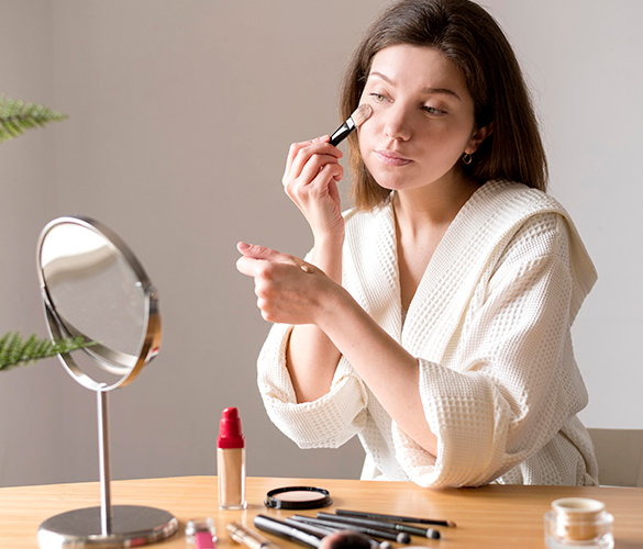 Что можно, а что нельзя наносить под макияж?