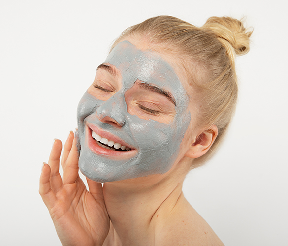 Глина в уходе за лицом и телом: как пользоваться с пользой для кожи