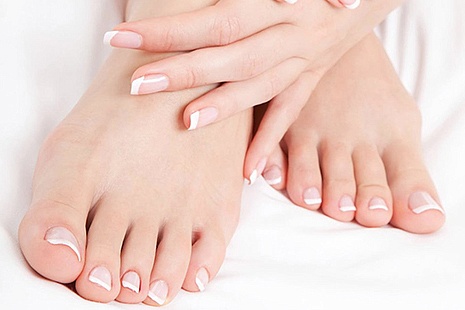 Как укрепить ногтевую пластину на ногах: лайфхаки и ухаживающая косметика